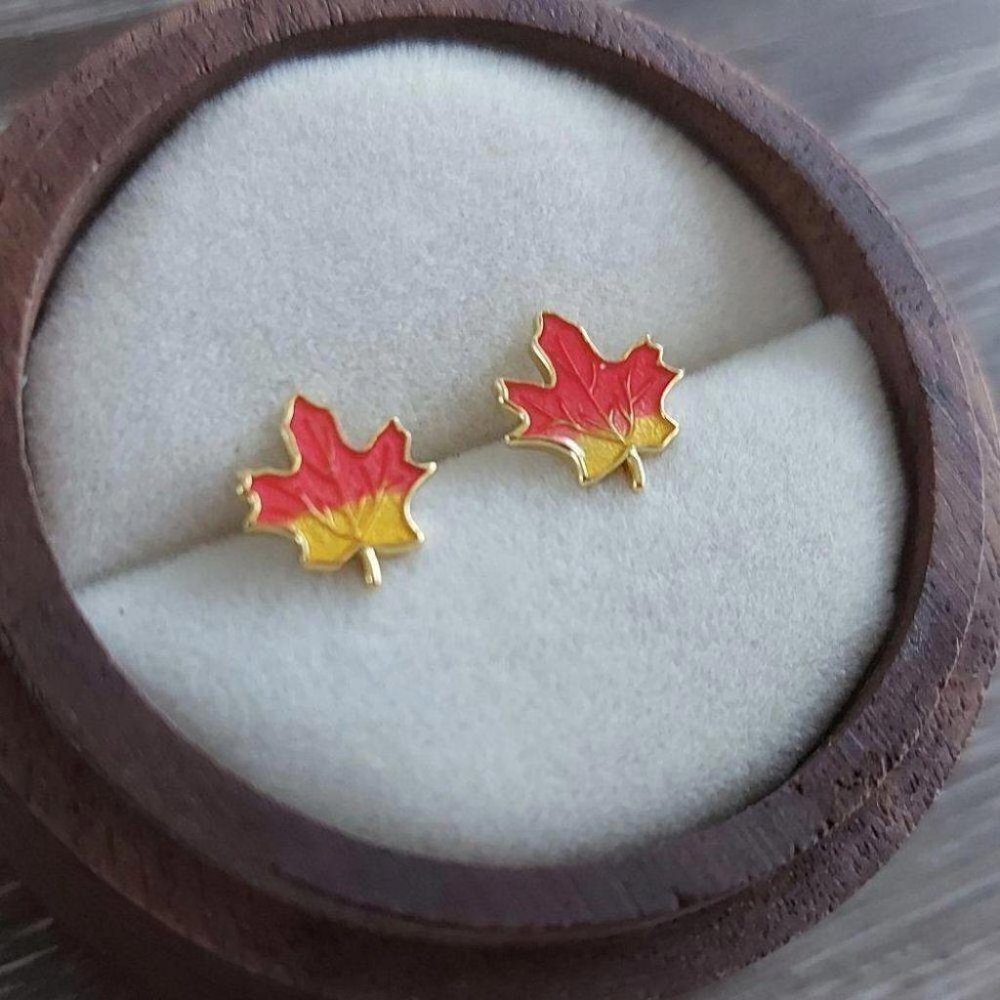 Earrings - Picture 4 of 5